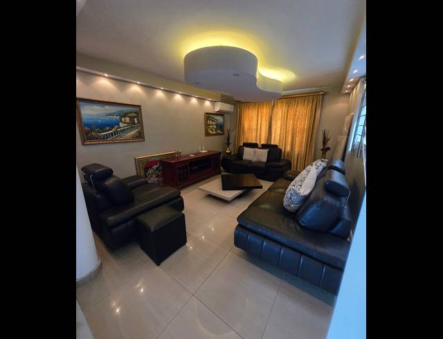 5 BEDROOM HOUSE FOR SALE IN BLUFF